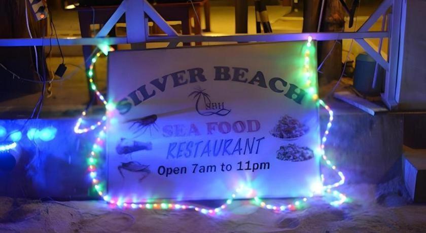 Silver Beach Hotel 트링코말리 외부 사진